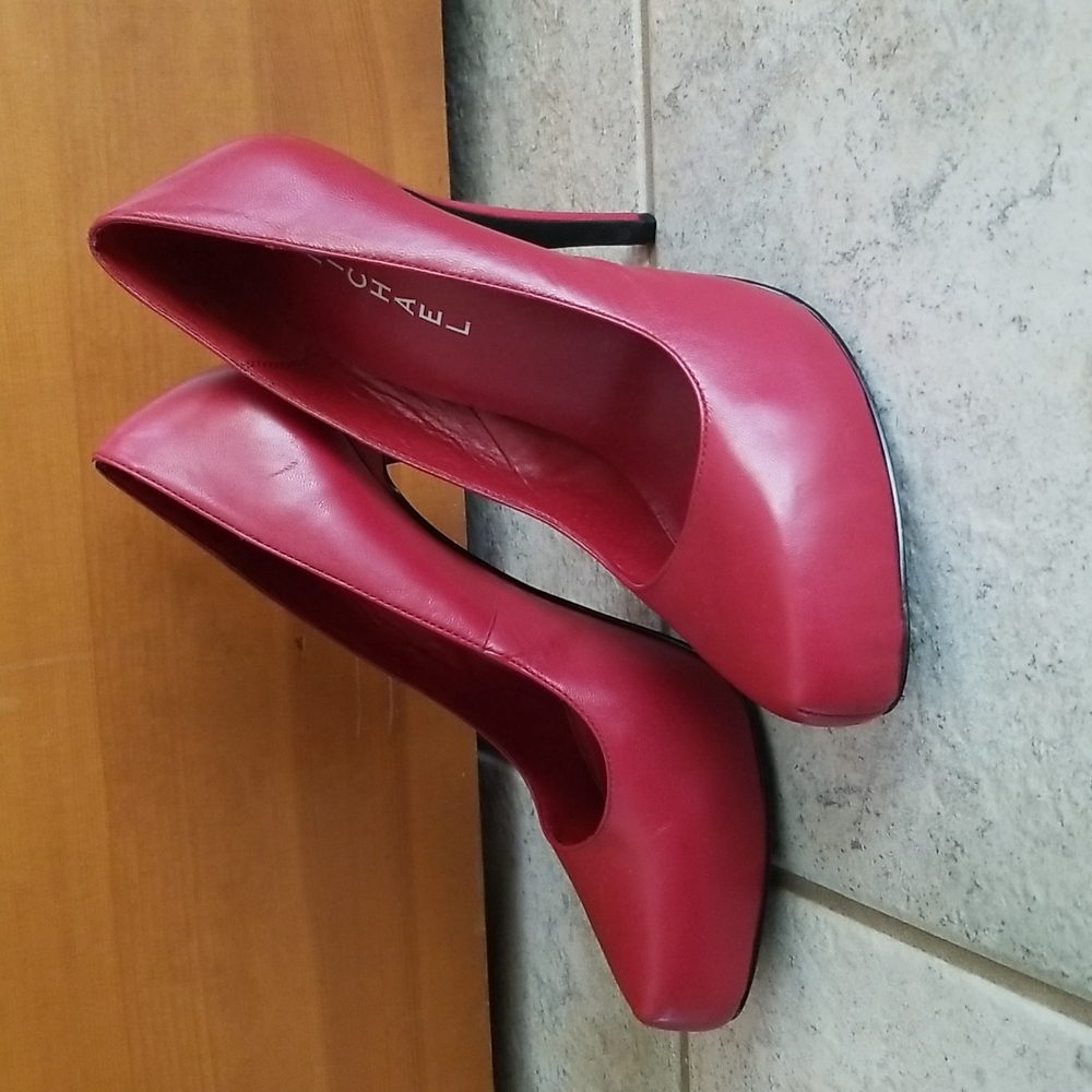 Women's heels Size 9